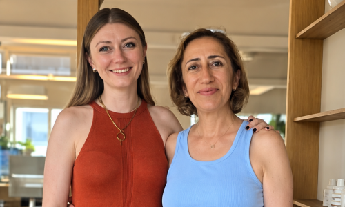 Sıcak İç Mekânda Dostça Portre111